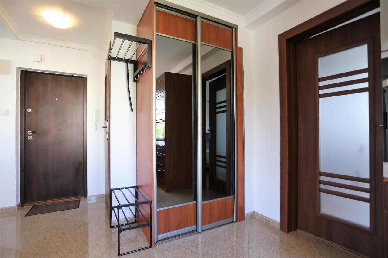 Apartament Mgm Karmelicka Warsawa Bagian luar foto