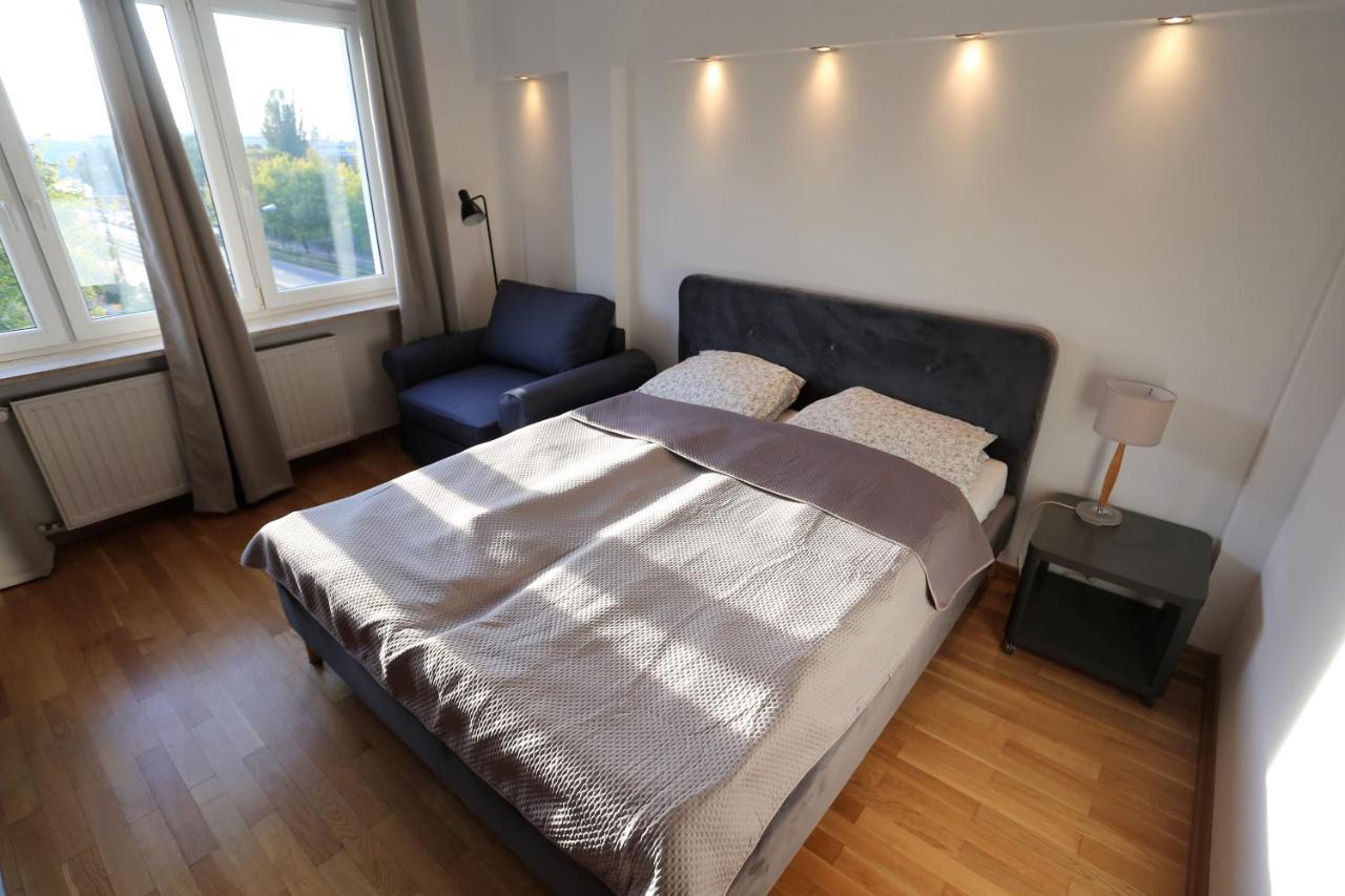 Apartament Mgm Karmelicka Warsawa Bagian luar foto